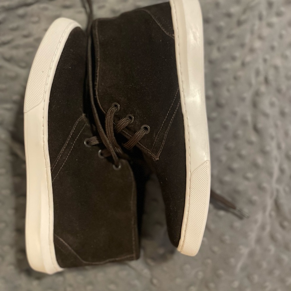 Worn once Brown Suede high top dress gym shoes. A Techni-Cole product.